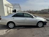 Toyota Camry 2002 годаүшін4 400 000 тг. в Караганда – фото 2