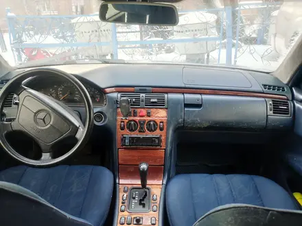 Mercedes-Benz E 240 1998 года за 2 200 000 тг. в Петропавловск – фото 12