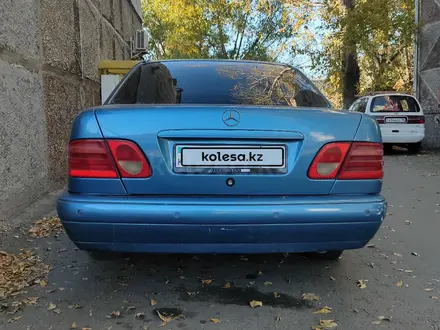 Mercedes-Benz E 240 1998 года за 2 200 000 тг. в Петропавловск – фото 6