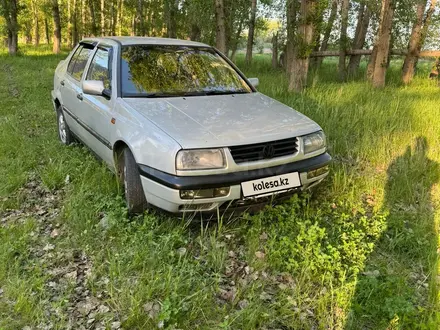 Volkswagen Vento 1992 года за 1 400 000 тг. в Талдыкорган – фото 5