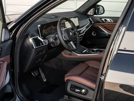 BMW X7 XDrive 40i 2025 года за 90 994 139 тг. в Астана – фото 5