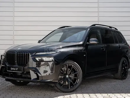 BMW X7 XDrive 40i 2025 года за 90 994 139 тг. в Астана