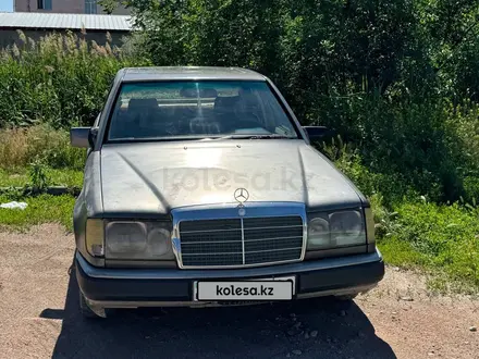 Mercedes-Benz E 200 1990 года за 700 000 тг. в Тараз – фото 2