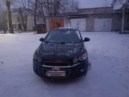 Chevrolet Aveo 2014 года за 3 700 000 тг. в Семей – фото 2