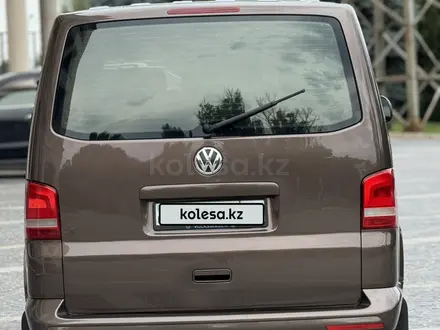 Volkswagen Caravelle 2014 года за 15 500 000 тг. в Алматы – фото 19