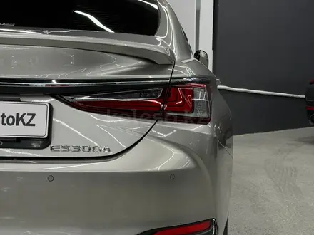 Lexus ES 300h Luxury 2.5 2023 года за 19 000 000 тг. в Алматы – фото 6