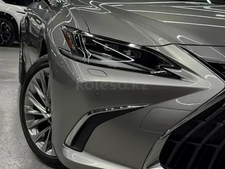 Lexus ES 300h Luxury 2.5 2023 года за 19 000 000 тг. в Алматы – фото 2