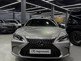 Lexus ES 300h Luxury 2.5 2023 года за 19 000 000 тг. в Алматы