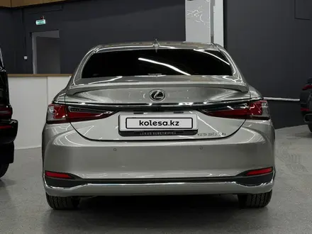 Lexus ES 300h Luxury 2.5 2023 года за 19 000 000 тг. в Алматы – фото 5