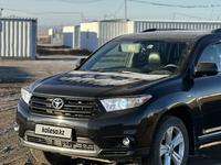 Toyota Highlander 2013 годаүшін12 500 000 тг. в Актобе