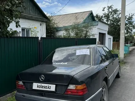 Mercedes-Benz E 200 1991 года за 1 700 000 тг. в Караганда – фото 2