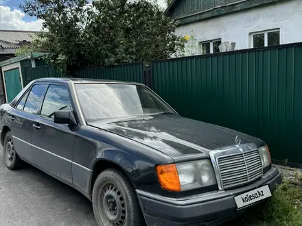 Mercedes-Benz E 200 1991 года за 1 700 000 тг. в Караганда – фото 3