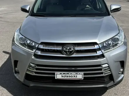 Toyota Highlander 2018 года за 18 800 000 тг. в Шымкент