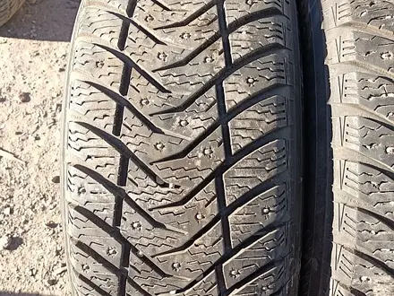 Шины 215/60 R16 — "Yokohama ice Guard IG65", шипованные. Три шины за 140 000 тг. в Астана – фото 6