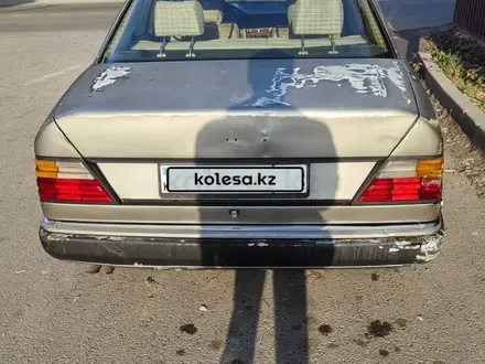 Mercedes-Benz E 230 1991 года за 1 100 000 тг. в Алматы – фото 5