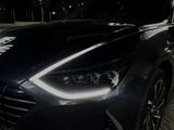 Hyundai Sonata 2023 года за 11 800 000 тг. в Актобе – фото 4