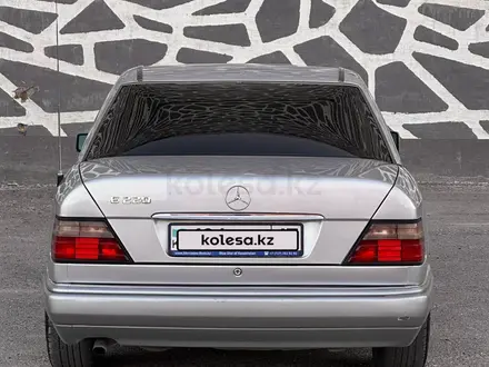 Mercedes-Benz E 220 1995 года за 3 300 000 тг. в Туркестан – фото 5