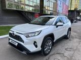 Toyota RAV4 2020 годаfor15 500 000 тг. в Астана
