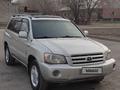 Toyota Highlander 2004 годаүшін7 200 000 тг. в Семей