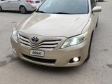 Toyota Camry 2011 года за 4 800 000 тг. в Жанаозен – фото 2