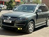 Volkswagen Touareg 2008 годаfor6 500 000 тг. в Караганда – фото 2