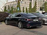 Lexus ES 350 2021 года за 19 500 000 тг. в Алматы – фото 2