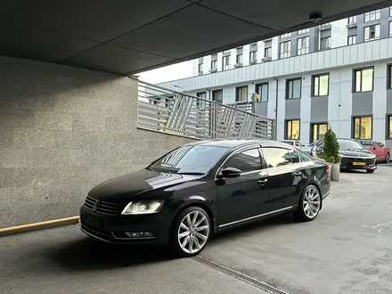 Volkswagen Passat 2012 года за 7 300 000 тг. в Алматы