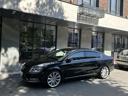 Volkswagen Passat 2012 года за 7 300 000 тг. в Алматы – фото 3
