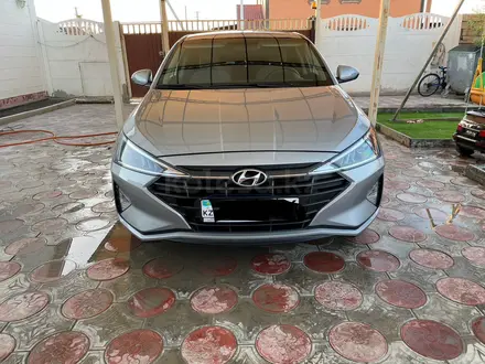 Hyundai Elantra 2019 года за 8 300 000 тг. в Атырау – фото 2