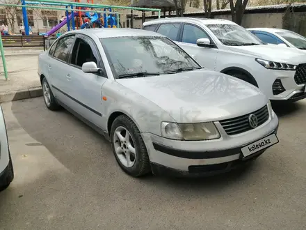 Volkswagen Passat 1997 года за 1 550 000 тг. в Уральск – фото 2