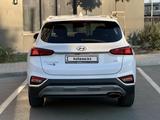 Hyundai Santa Fe 2019 годаүшін10 900 000 тг. в Атырау – фото 4