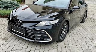 Toyota Camry 2023 года за 21 500 000 тг. в Алматы