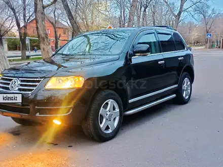 Volkswagen Touareg 2005 года за 6 200 000 тг. в Астана – фото 12