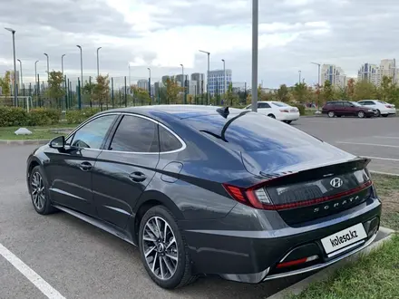 Hyundai Sonata 2022 годаүшін14 499 000 тг. в Астана – фото 4