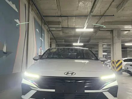 Hyundai Elantra 2024 года за 9 350 000 тг. в Алматы