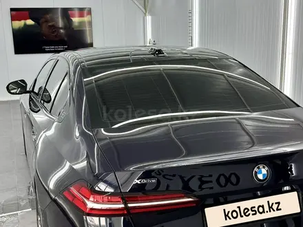 BMW 530 2023 года за 44 000 000 тг. в Астана – фото 3