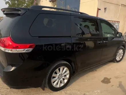 Toyota Sienna 2014 года за 6 500 000 тг. в Актау – фото 2