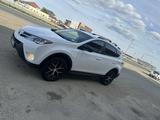 Toyota RAV4 2014 года за 7 700 000 тг. в Атырау