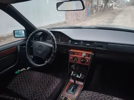 Mercedes-Benz E 230 1992 года за 1 550 000 тг. в Казалинск – фото 4