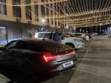 Hyundai Elantra 2022 годаүшін11 700 000 тг. в Атырау – фото 2