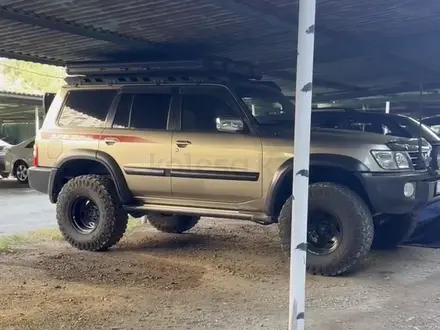 Nissan Patrol 2003 года за 13 000 000 тг. в Алматы – фото 3