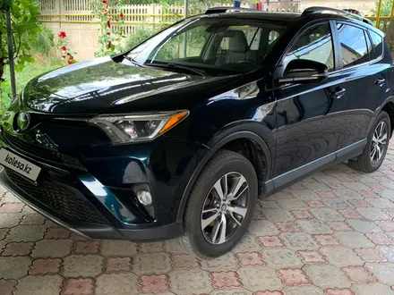 Toyota RAV4 2018 года за 12 000 000 тг. в Алматы – фото 2