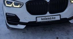 BMW X5 2018 года за 28 000 000 тг. в Астана – фото 2