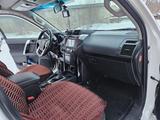 Toyota Land Cruiser Prado 2015 года за 16 400 000 тг. в Актобе – фото 4