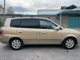 Kia Carens 2003 года за 3 500 000 тг. в Шымкент – фото 3