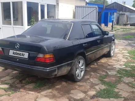 Mercedes-Benz E 200 1993 года за 1 800 000 тг. в Аршалы – фото 4