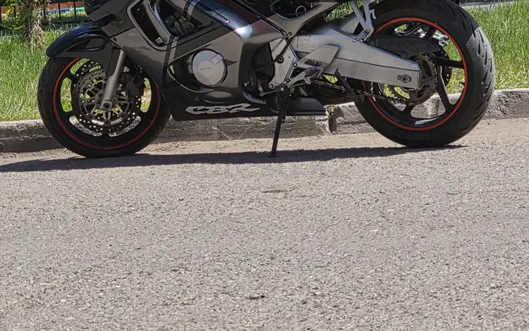 Honda  CBR 600F 1997 года за 1 600 000 тг. в Астана