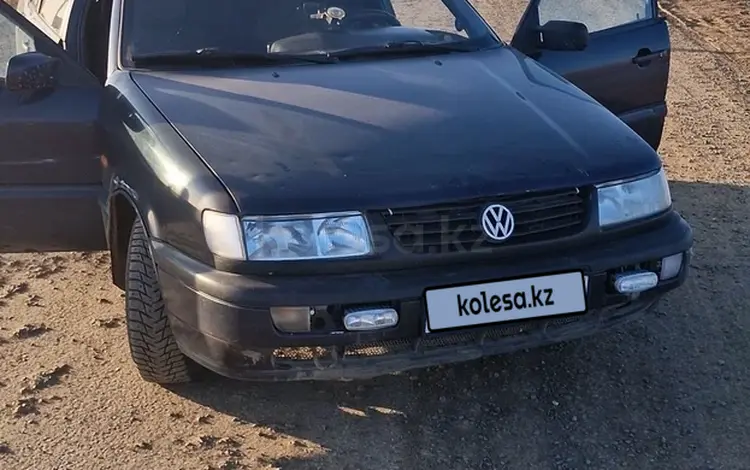 Volkswagen Passat 1994 годаfor1 500 000 тг. в Уральск