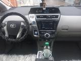 Toyota Prius V 2015 годаүшін4 700 000 тг. в Уральск – фото 2