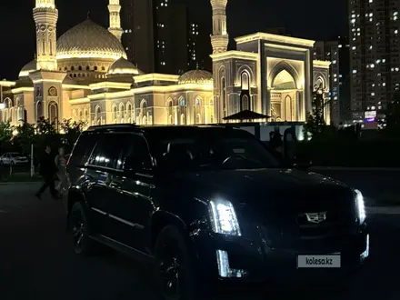 Cadillac Escalade 2017 года за 20 000 000 тг. в Астана